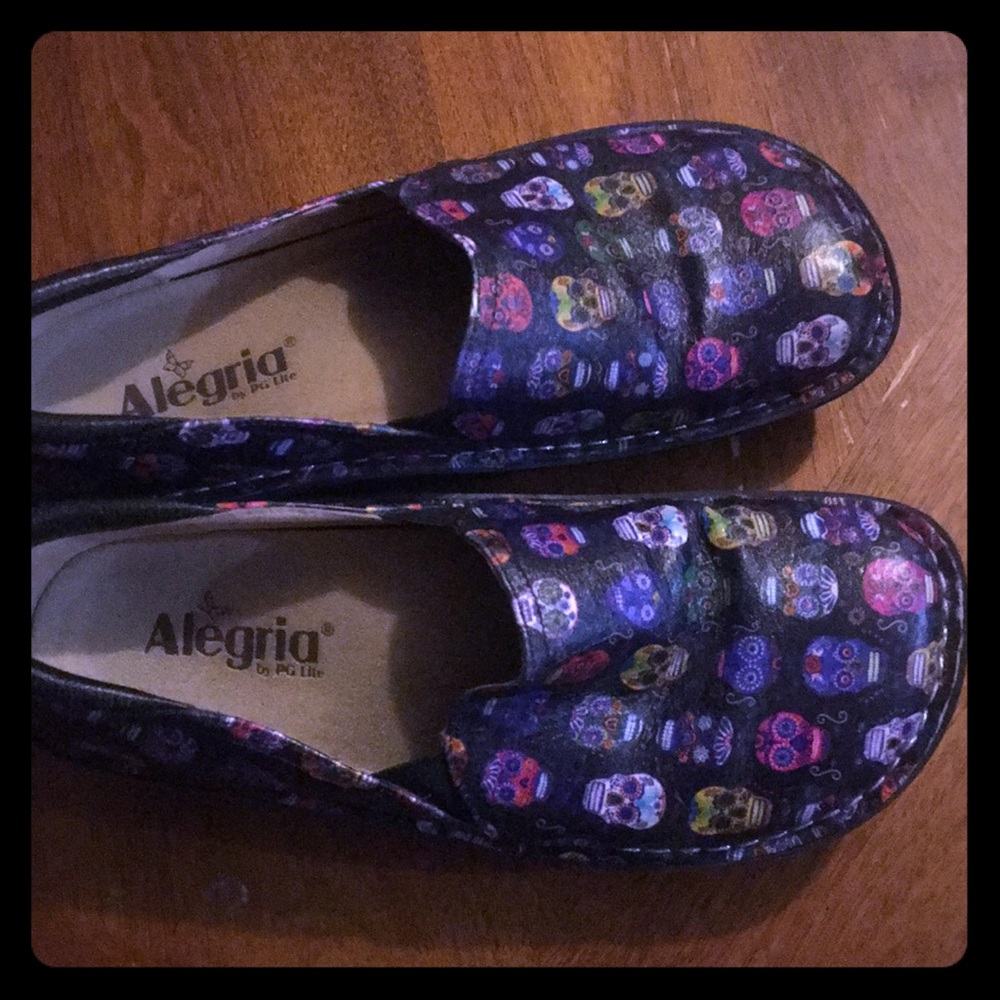 Alegria Black Slip-On Loafers with Multicolor Sugar Skull Print